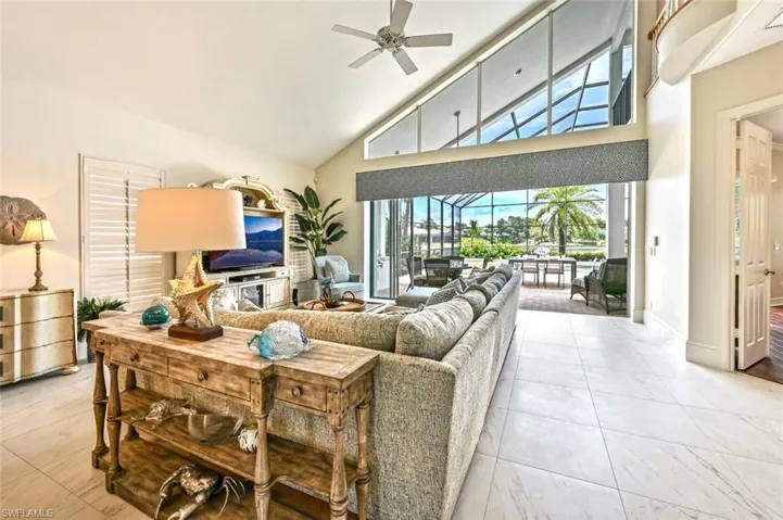 Beautiful Volume Ceilings and Transom Window that brings in a lot of Natural Light