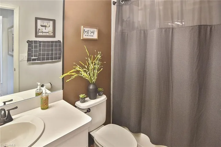 8076 Queen Palm Ln # 445, Fort Myers Fl 33966