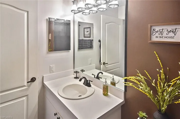 8076 Queen Palm Ln # 445, Fort Myers Fl 33966