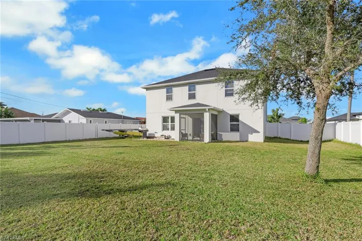 836 Sw 28th Ter, Cape Coral, Florida 33914