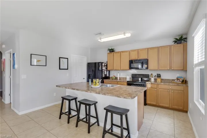 836 Sw 28th Ter, Cape Coral, Florida 33914