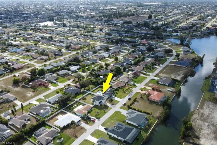 836 Sw 28th Ter, Cape Coral, Florida 33914