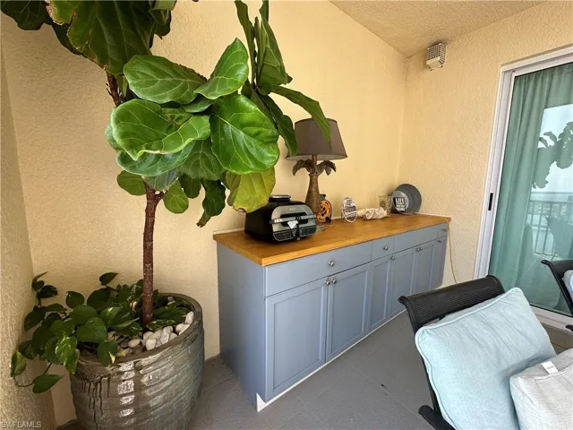 2745 1st St # 2203, Fort Myers Fl 33916