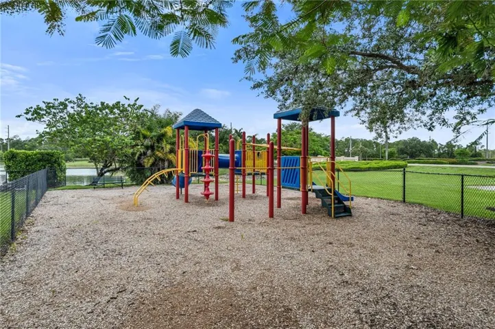 934 Tropical Bay Ct, Naples, Florida 34120