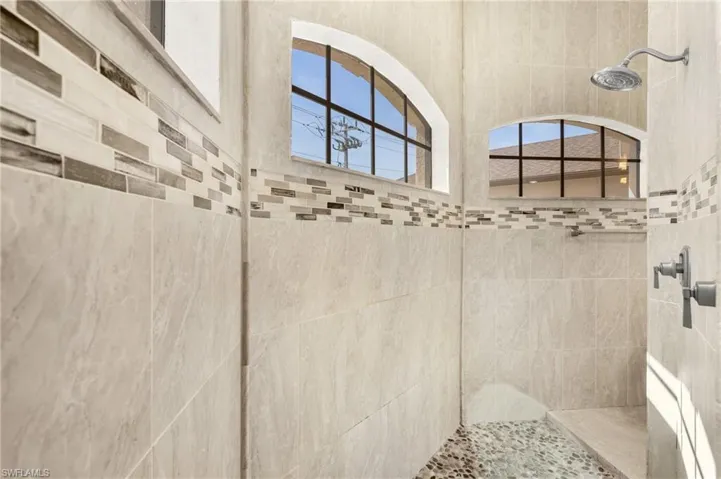 Primary Shower with dual shower heads