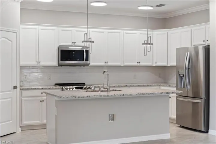 12000  Arbor Trace  DR, Fort Myers, FL 33913