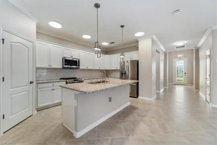 12000  Arbor Trace  DR, Fort Myers, FL 33913