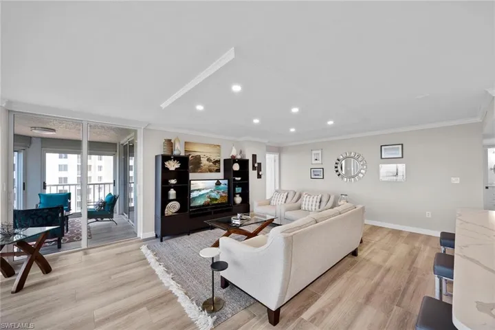 6585 Nicholas Blvd 805, Naples, Florida 34108