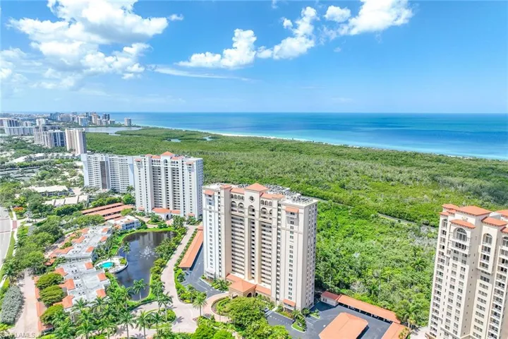 6585 Nicholas Blvd 805, Naples, Florida 34108