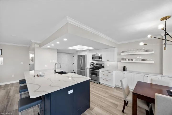 6585 Nicholas Blvd 805, Naples, Florida 34108