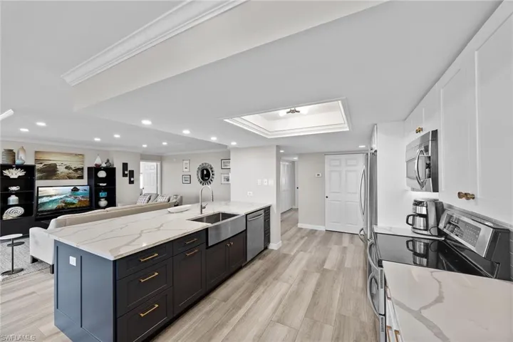 6585 Nicholas Blvd 805, Naples, Florida 34108