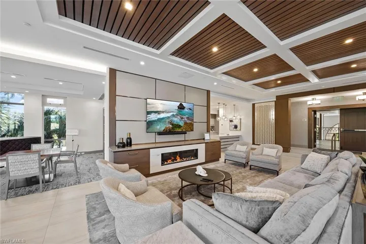 6585 Nicholas Blvd 805, Naples, Florida 34108