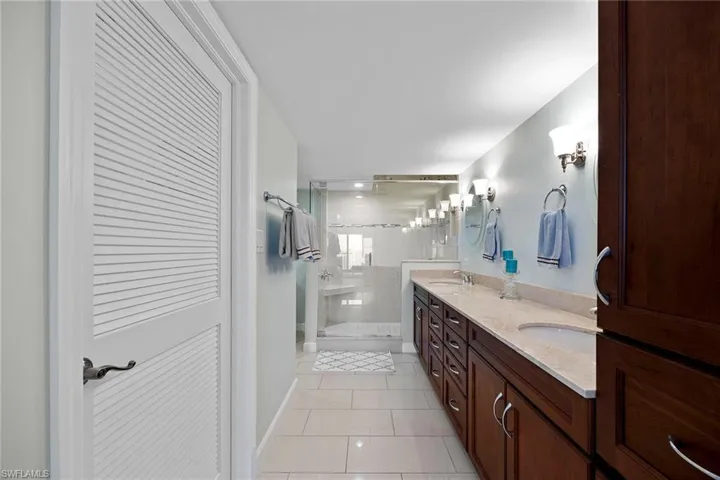 6585 Nicholas Blvd 805, Naples, Florida 34108