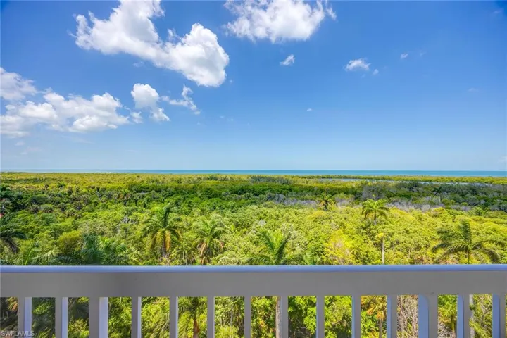 6585 Nicholas Blvd 805, Naples, Florida 34108