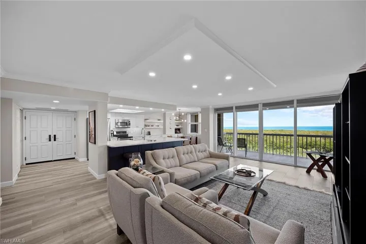 6585 Nicholas Blvd 805, Naples, Florida 34108