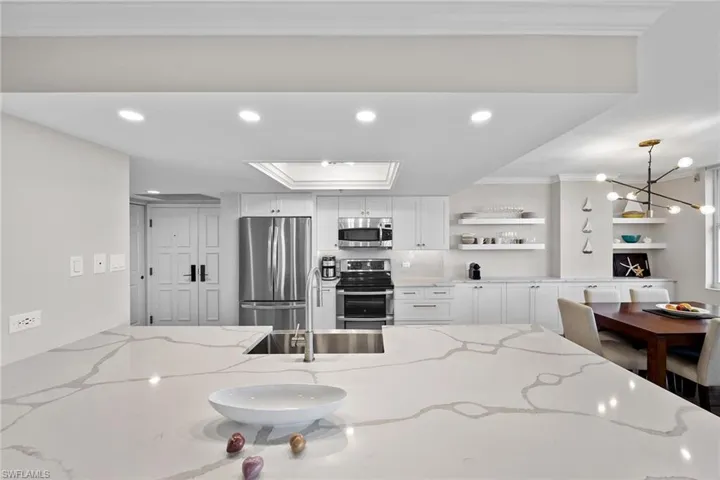 6585 Nicholas Blvd 805, Naples, Florida 34108
