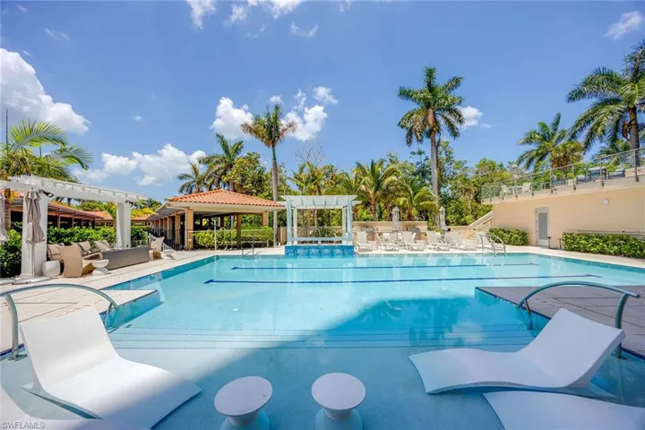 6585 Nicholas Blvd 805, Naples, Florida 34108