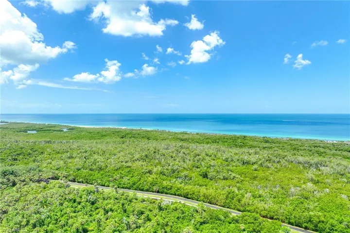 6585 Nicholas Blvd 805, Naples, Florida 34108