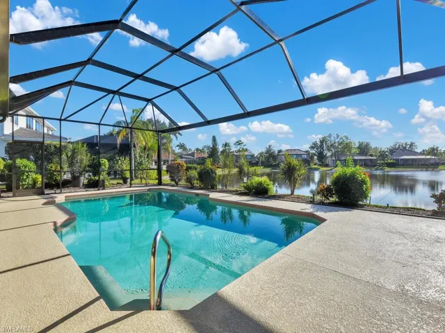 Spacious Pool Deck