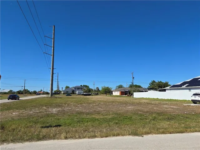 Western rear exposure front of lot