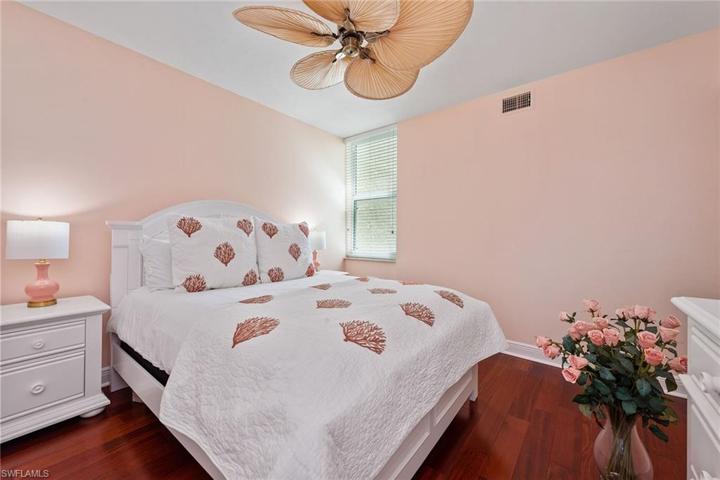 1070 S Collier  BLVD, MARCO ISLAND, FL 34145