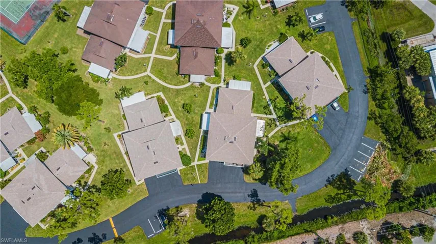 Birds eye view of property