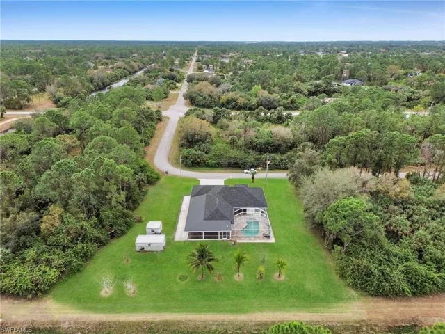 Birds eye view of property