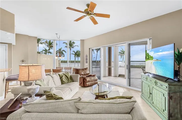 4137 Bay Beach Ln 522, Fort Myers Beach, Florida 33931