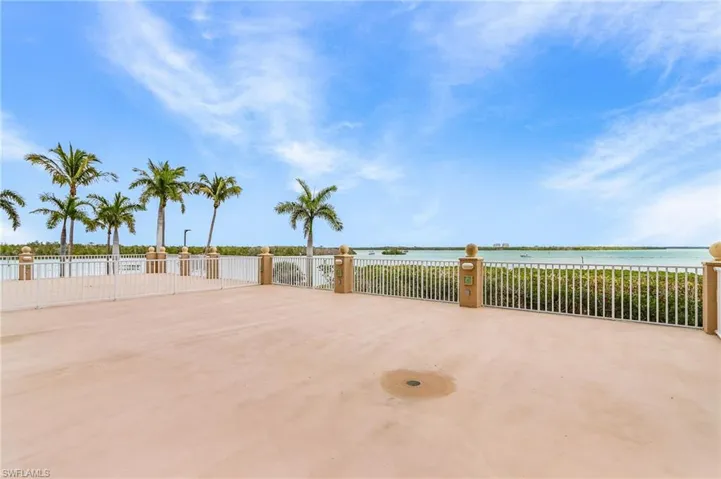 4137 Bay Beach Ln 522, Fort Myers Beach, Florida 33931