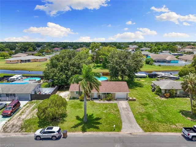 1505  Medford  PL, Lehigh Acres, FL 33936