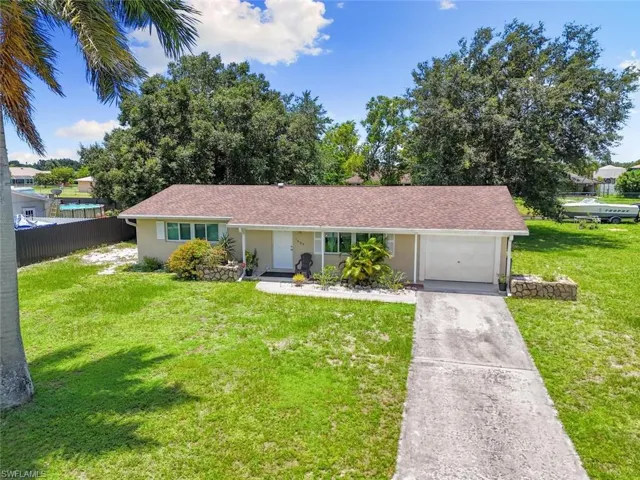 1505  Medford  PL, Lehigh Acres, FL 33936