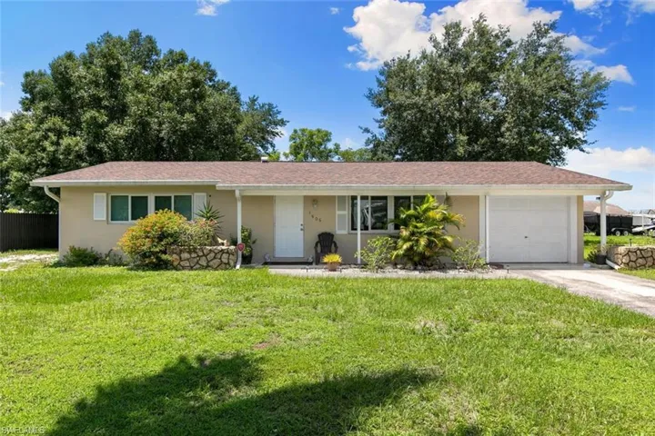 1505  Medford  PL, Lehigh Acres, FL 33936