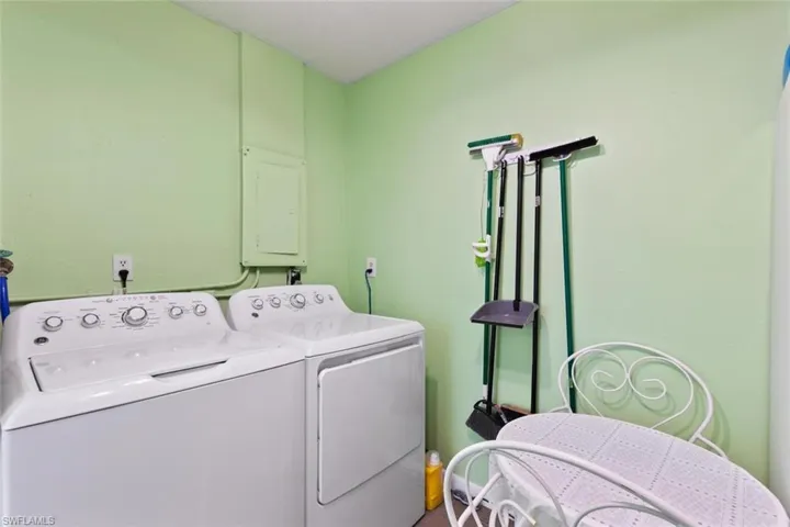 1505  Medford  PL, Lehigh Acres, FL 33936