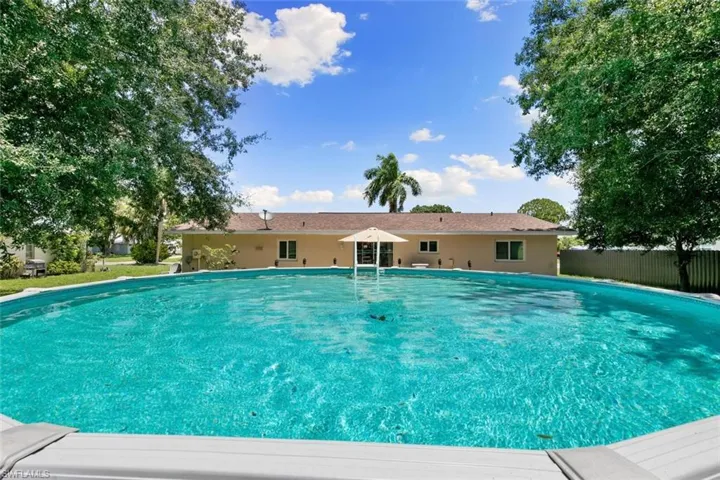 1505  Medford  PL, Lehigh Acres, FL 33936