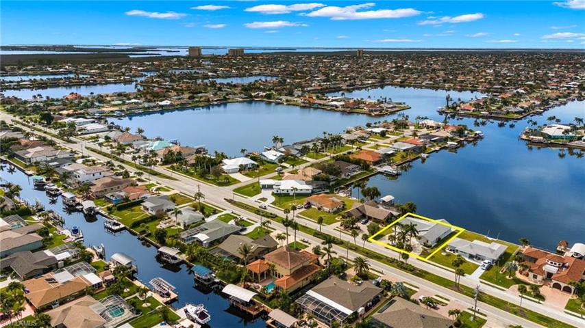 4904 Pelican BLVD, CAPE CORAL FL 33914