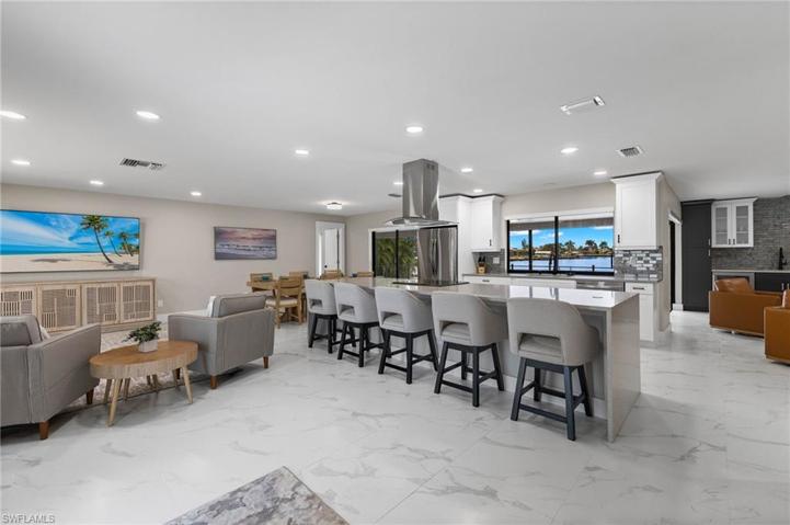 4904 Pelican BLVD, CAPE CORAL FL 33914