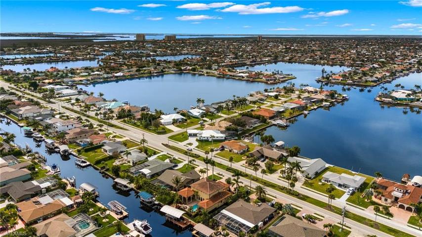 4904 Pelican BLVD, CAPE CORAL FL 33914