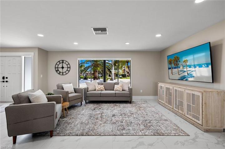4904 Pelican BLVD, CAPE CORAL FL 33914