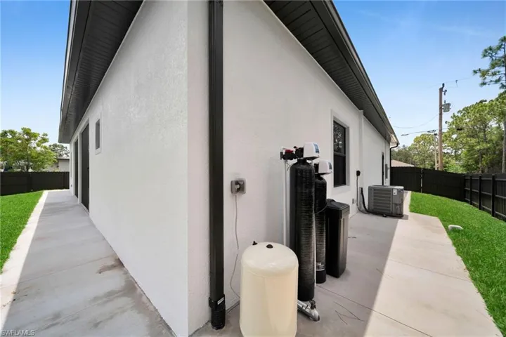 807  Dudley S AVE, Lehigh Acres, FL 33974
