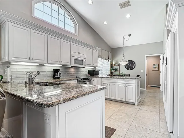 2240 Corona Del Sire Dr, North Fort Myers, Florida 33917