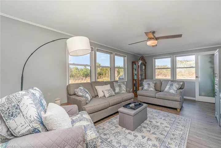SITTING ROOM OFF OWNER'S SUITE