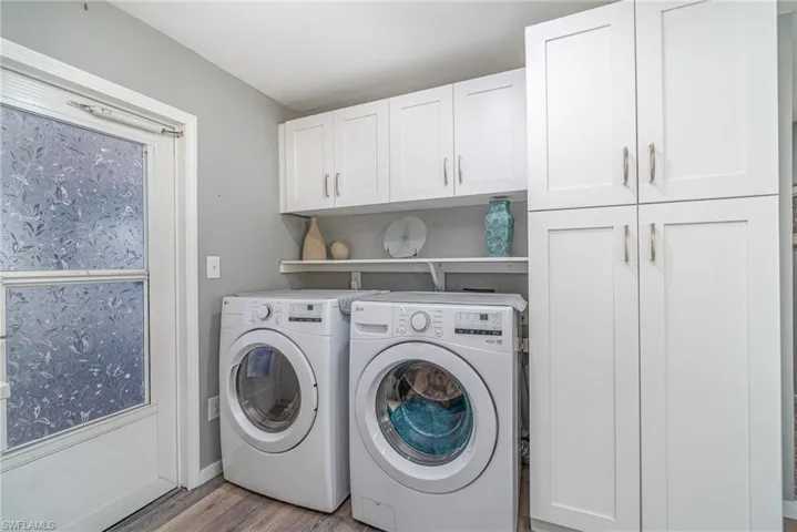 FULL SIZE WASHER AND DRYER AND LOTS OF STORAGE