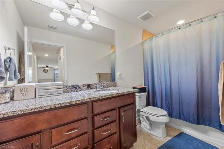 Upstairs shared full bathroom