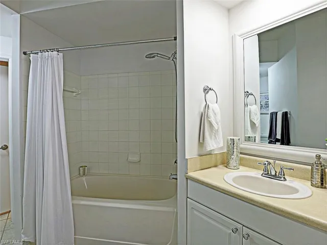 15645 Ocean Walk Cir 116, Fort Myers, Florida 33908