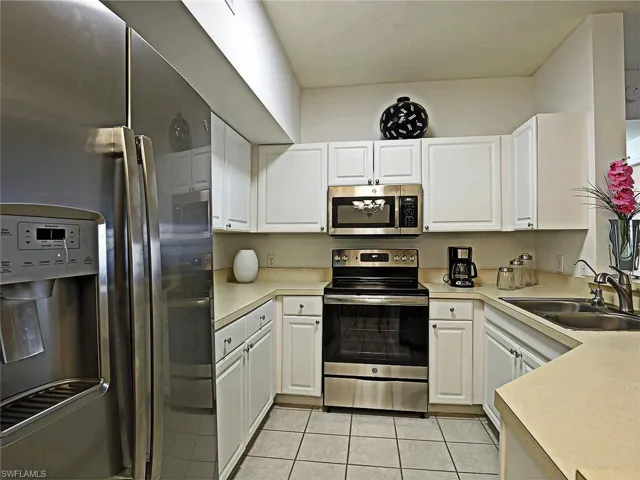 15645 Ocean Walk Cir 116, Fort Myers, Florida 33908