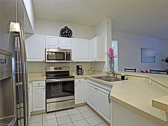 15645 Ocean Walk Cir 116, Fort Myers, Florida 33908