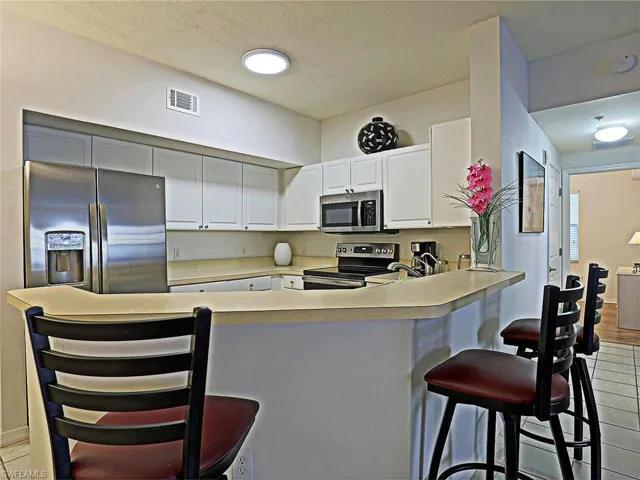 15645 Ocean Walk Cir 116, Fort Myers, Florida 33908