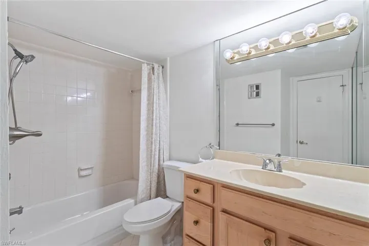 248  Palm  DR, Naples, FL 34112