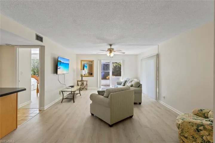 248  Palm  DR, Naples, FL 34112