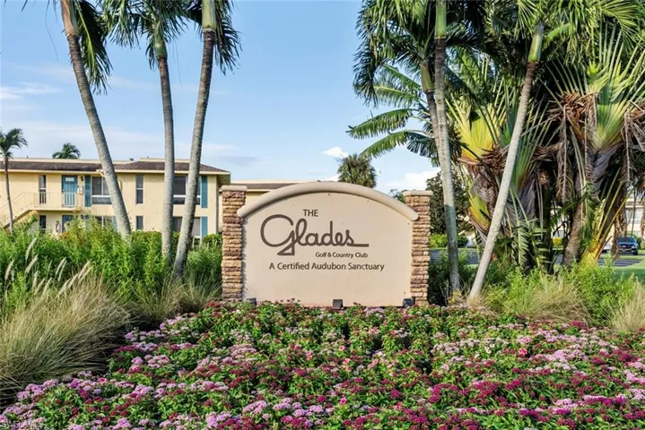 248  Palm  DR, Naples, FL 34112